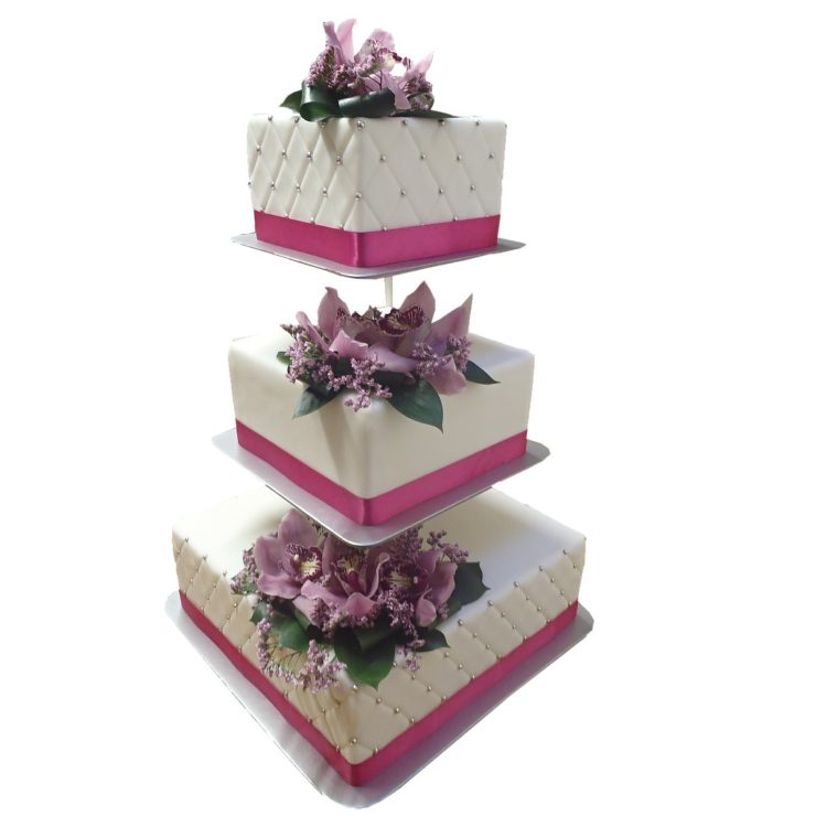 Patrový čtvercový vyšší dort s živými květy